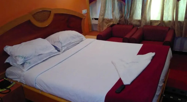 Hotel Sathyam, Забронировать Отель Отели штата Тамилнада с бассейном, Бассейн