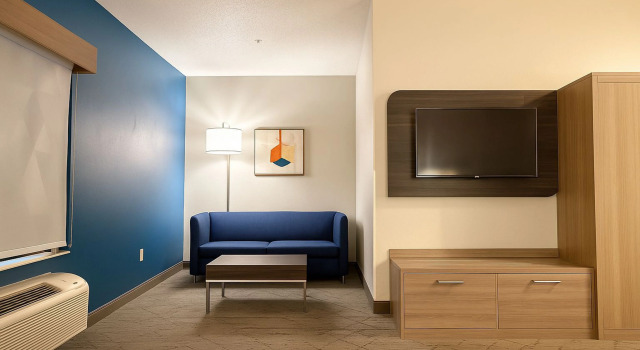 Holiday Inn Express & Suites Alliance, an IHG Hotel, Prenota Hotel Hotel a Ohio con parcheggio, Parcheggio