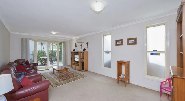 Lagoons Estate, 6 Dowling Street