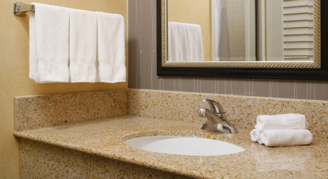 Двухместный номер Standard Courtyard by Marriott Dallas Richardson at Spring Valley