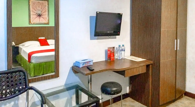 Ocean View Hotel Makassar RedPartner, Book Hotel Hotels in Sulawesi with Parking, Parking