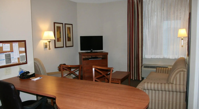 Двухместный люкс c 1 комнатой Candlewood Suites Bordentown-Trenton by IHG