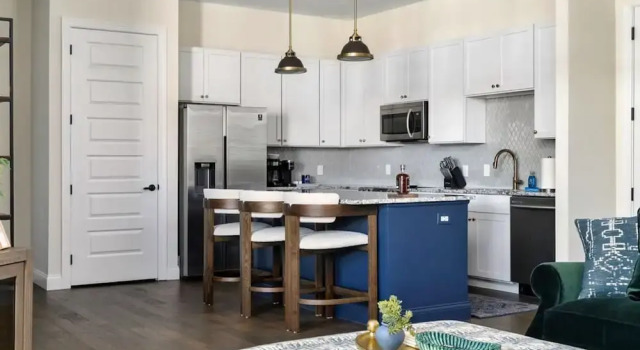Premium 2BR at Luxe23, Забронировать Апартаменты/квартира Апартаменты Колумбус, рядом с Викторианская деревня, Апартаменты/квартира