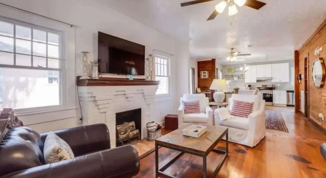 Miazza Cottage in Gulfport, Забронировать Дом для отпуска Галфпорт Миссисипи - побережье, рядом с Bert Jones Yacht Harbor