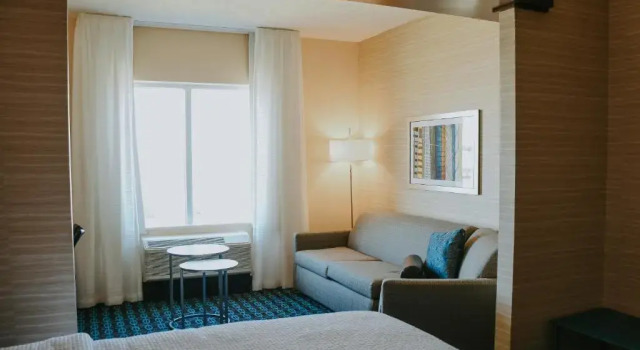 Люкс Fairfield Inn & Suites by Marriott Lincoln Airport