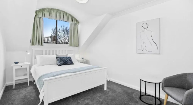 HOLT1 - Crows Nest -Holtermann Street