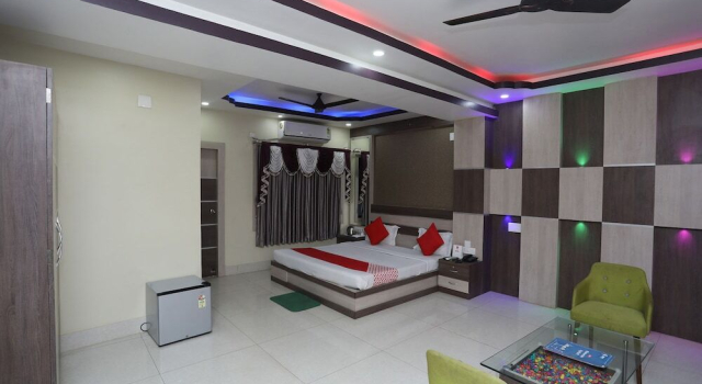 OYO 25006 Hotel Tr Palace, Réserver Hôtel Haldia West Bengal