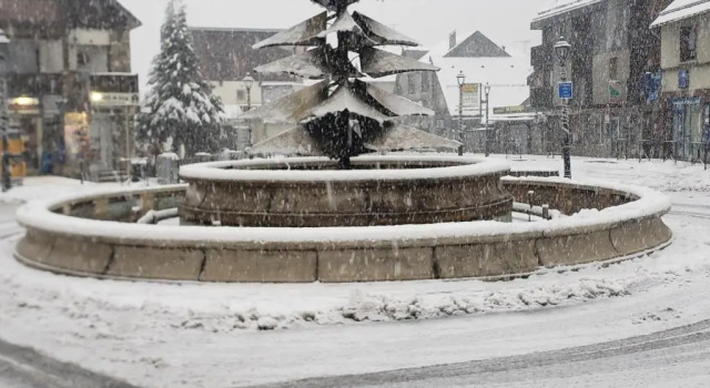 Studio St Lary Village-Vue Montagne.