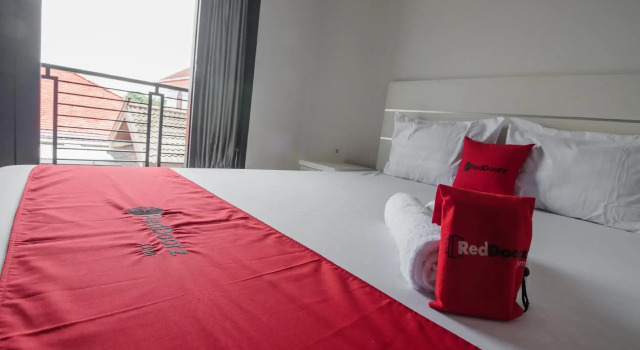 RedDoorz Syariah near Tugu Juang Jambi, Rezerwuj Hotel Jambi 