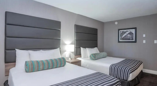 Четырёхместный номер Standard Sandman Hotel Edmonton West