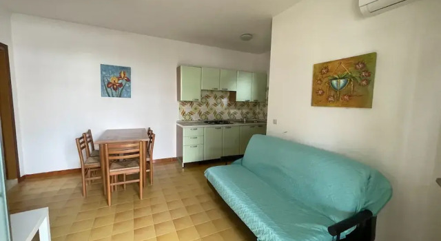 Accommodation With Shared Garden Close to the sea, Prenota Appartamento Hotel a Veneto con parcheggio, Parcheggio