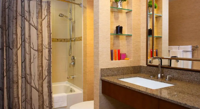 Номер Standard Kimpton Riverplace Hotel by IHG