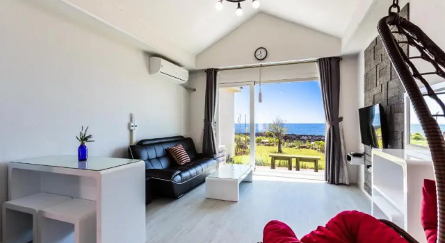 Коттедж c 1 комнатой Jeju Turning point Pension