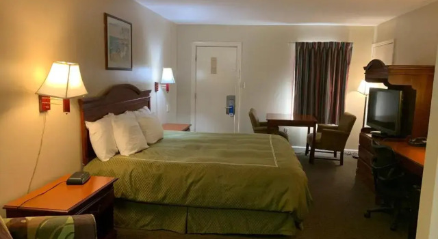 MERRIMAC INN & SUITES, Забронировать Отель Уильямсберг Виргиния