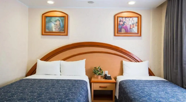 Трёхместный номер Standard Hotel Diligencias
