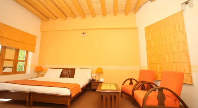 Lha - Ri - Sa Resort, Забронировать Курортный отель Отели Джамму и Кашмира с парковкой, Парковка