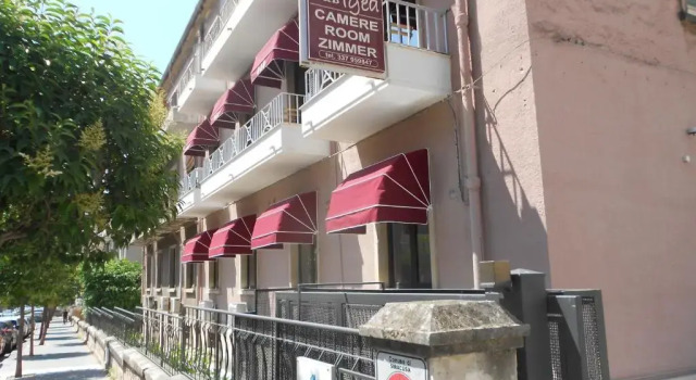 Четырёхместный номер Standard BeBIGEA Rooms
