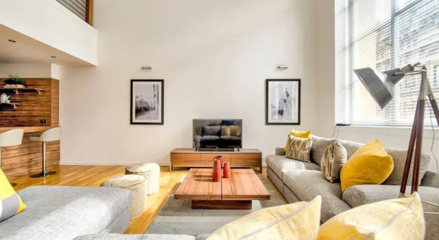 Stunning 2 Bed Apt in Merchant City With Parking, Забронировать Отель Отели Glasgow & The Clyde Valley с парковкой, Парковка