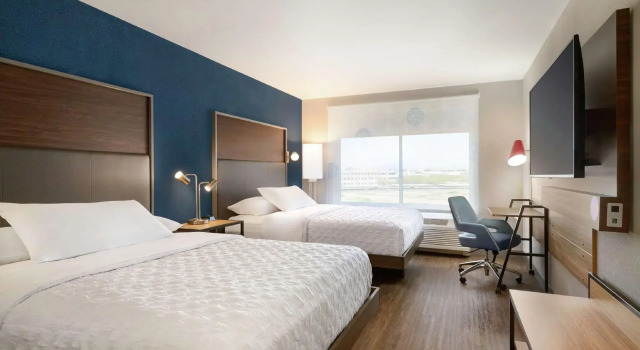 Четырёхместный номер Standard Tru By Hilton Scottsdale Salt River