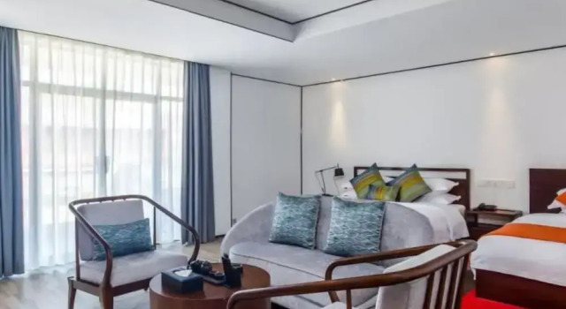 Семейный номер Standard с балконом Floral Hotel Yangshuo Xiaozhuxiangxie