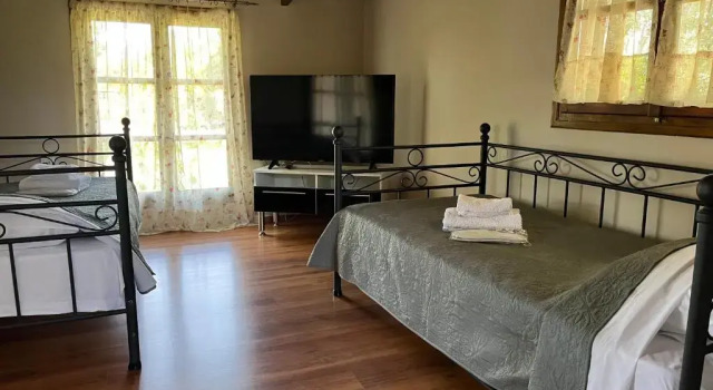 Les Olives Woodhouse, Book Hotel Hotels in Central Greece with Parking, Parking