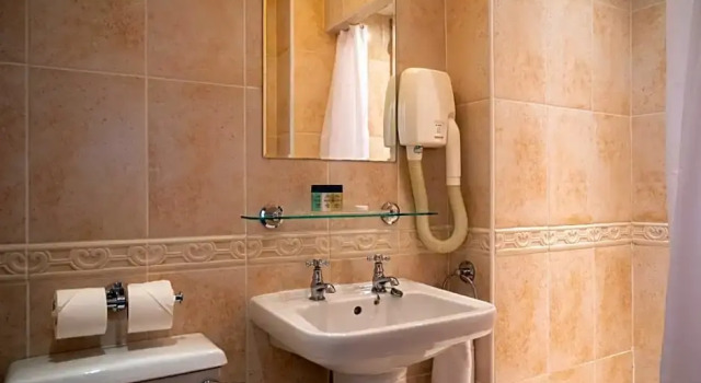 Номер Standard The Queens Hotel