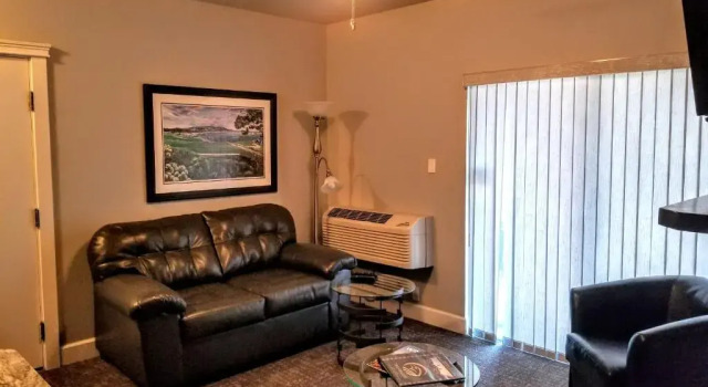 Люкс Deluxe Resort at Eagle Point Golf Club Lodging
