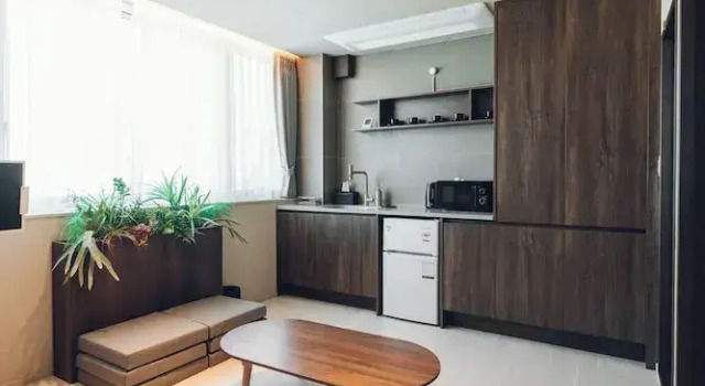 Люкс MONTHLIV Gwangjang Market Hotel Stay