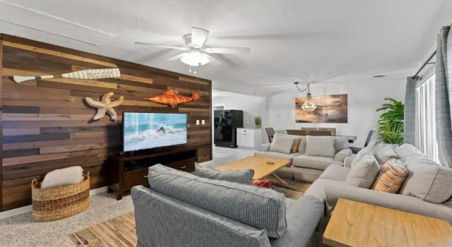 147 E Pasco, Varaa Hotelli Hotellit Space Coast pysäköinnillä, Pysäköinti