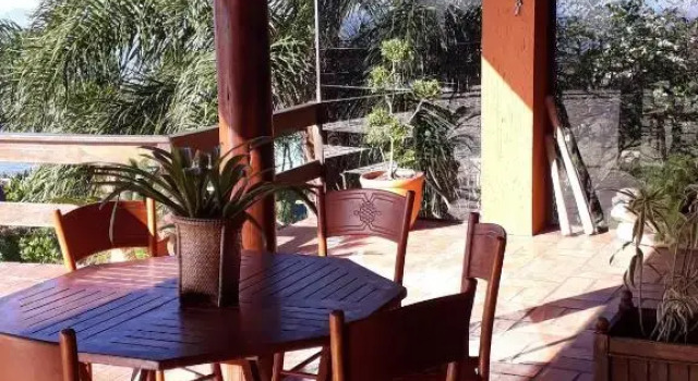Luxury Suites Vila Indonésia, Забронировать Отель Гаропаба Санта-Катарина