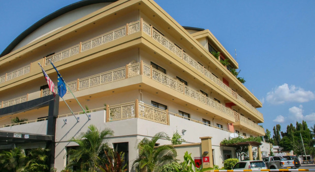 Peninsula Hotel Dar es Salaam, Prenota Hotel Oyster Bay Dar es Salaam