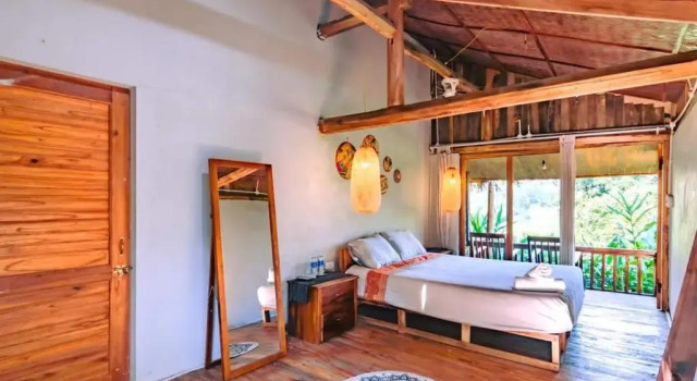 Номер Standard Toce House Tả van