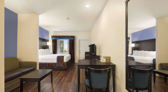 Двухместный номер Standard Days Inn & Suites by Wyndham Galveston West/Seawall