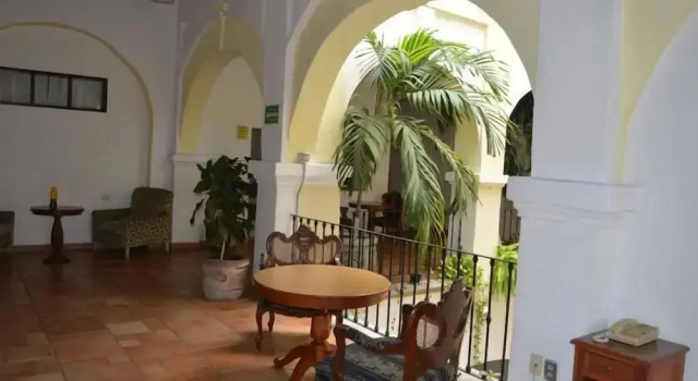 Hotel Meson del Mar, Rezerwuj Hotel Xico Veracruz, w pobliżu Asuncion Cathedral