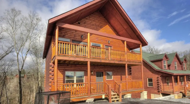 TOT NEW Cabin w/ Indoor Pool & HOT TUB Game Room & Video Wall