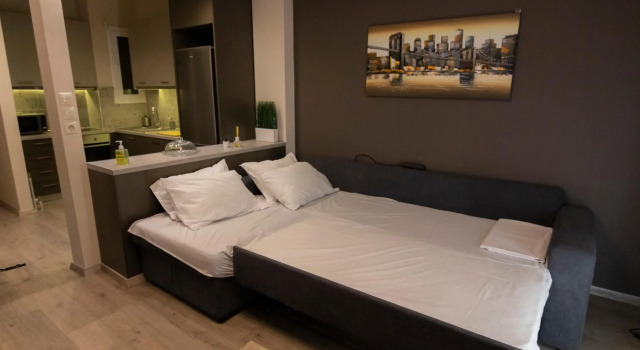 Luxury apartment 10’ from the center!