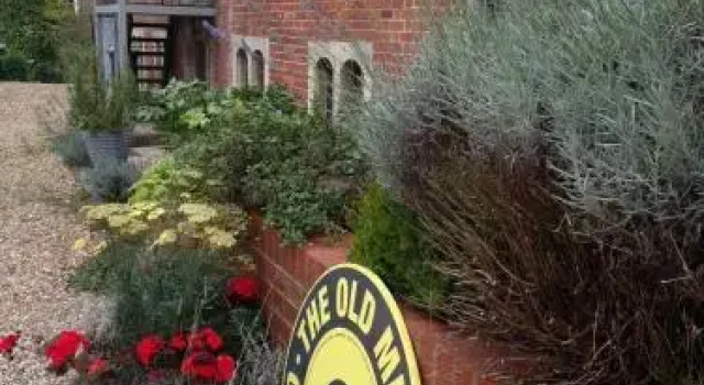 B&B at The Old Mill, Забронировать Отель «постель и завтрак» Дивайзис 
