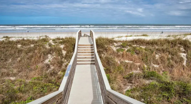 Salty Shores, Rezerwuj Dom wakacyjny Hotele w Saint Augustine Area z parkingiem, Parking