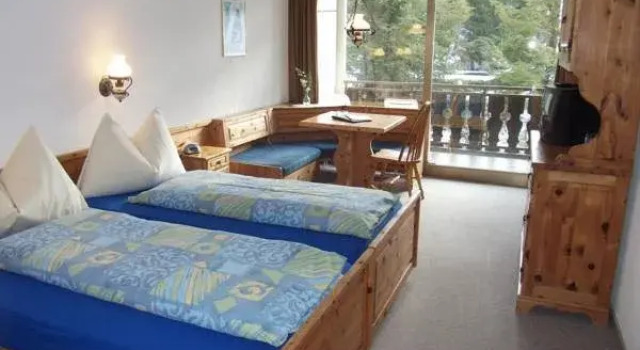 Hotel Casa Selva Garni, Book Hotel Laax 