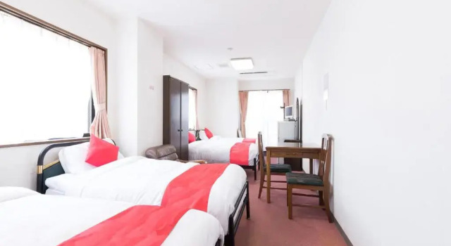 Четырёхместный номер Standard Hotel Toka