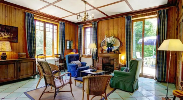 Chalet familial spacieux avec sauna au cœur du Bessat - FR-1-496-24, Забронировать Шале Виллы Овернь-Рона-Альпы, Вилла