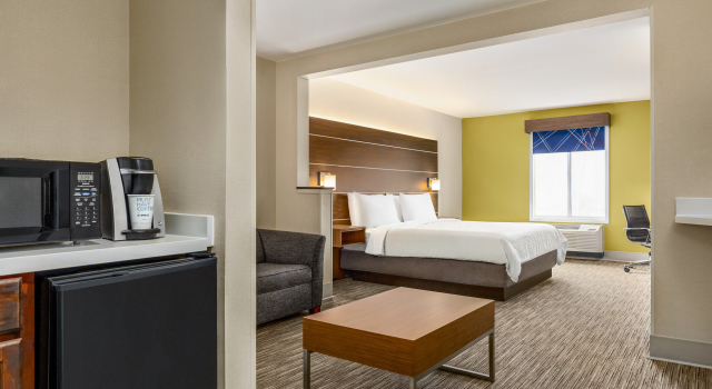Holiday Inn Express & Suites Philadelphia - Mt. Laurel by IHG