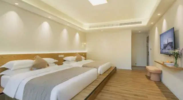 Letto in camerata 1· Shine Diary