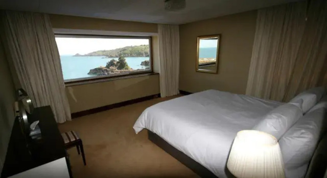 Water's Edge, Buchen Sie Hotel Trinity Großbritannien