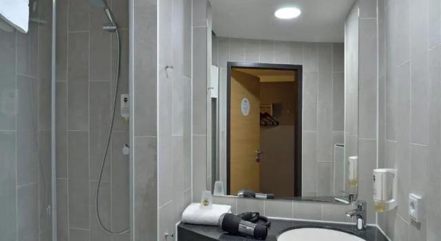 Трёхместный номер Standard B&B Hotel Darmstadt