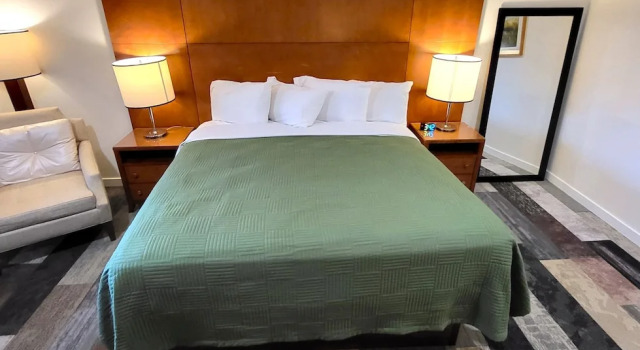 Номер Deluxe Shelton Inn