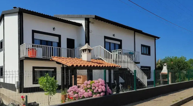 Freedom Surf House, Rezervovat Hotel Hotely v Oeste s parkováním, Parkování