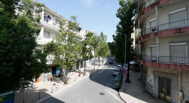 Stay like a local @ Almada cozy apartment