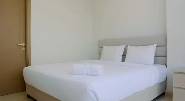 Spacious 3BR Gold Coast Apartment near Shopping PIK Avenue