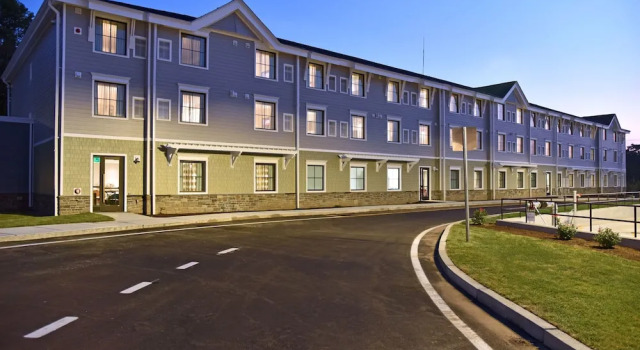 Tiverton Casino Hotel, Rezervovat Hotel Tiverton Rhode Island